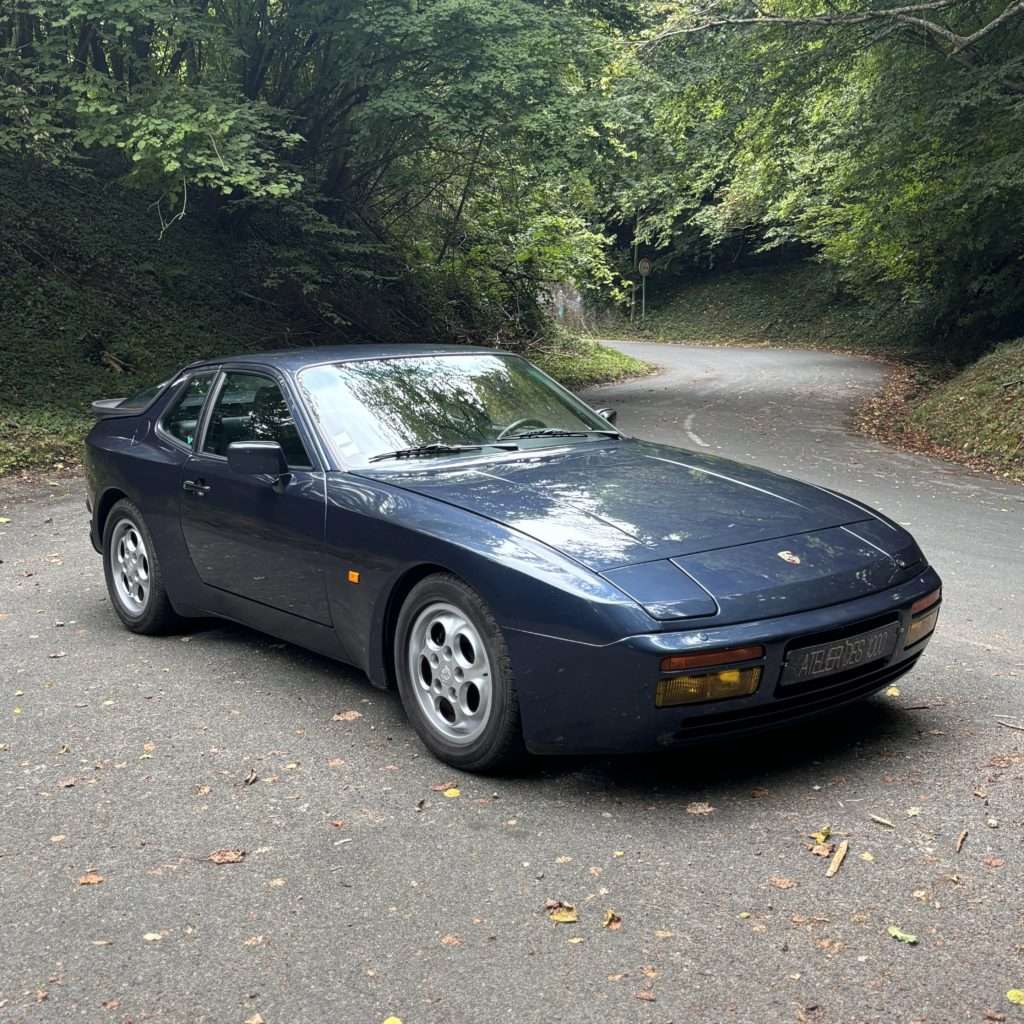 Porsche 944