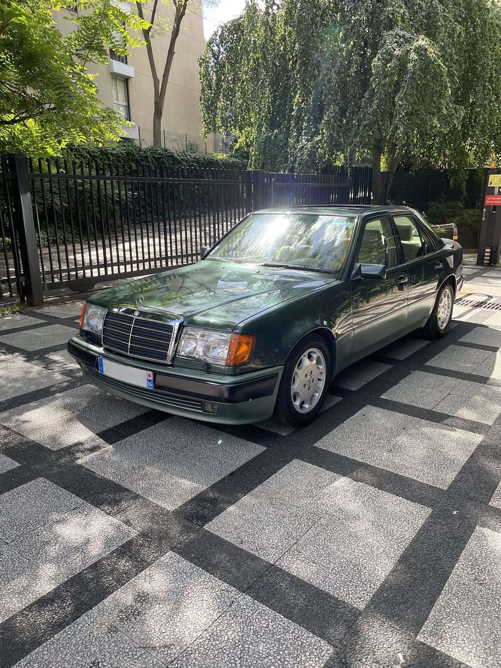Mercedes-Benz E