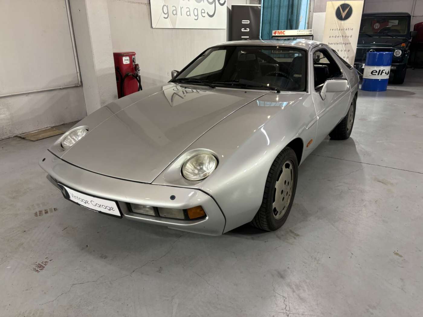 Porsche 928