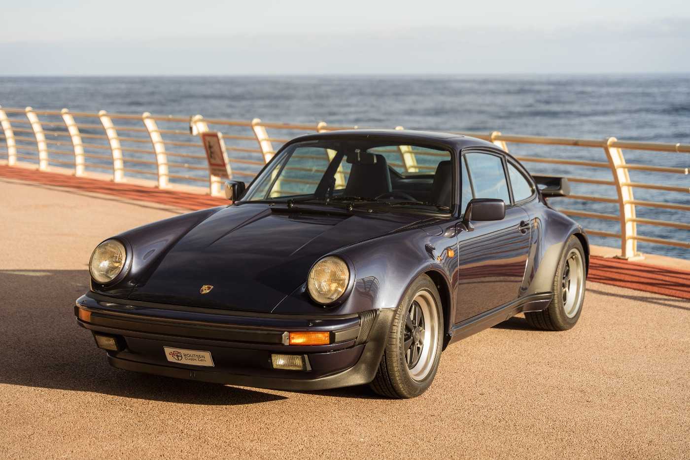 Porsche 930