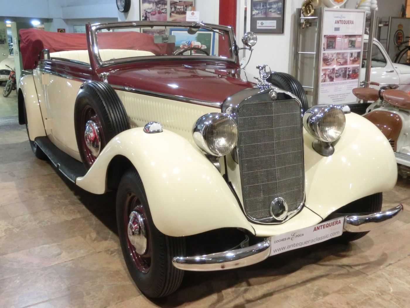 Mercedes-Benz 230