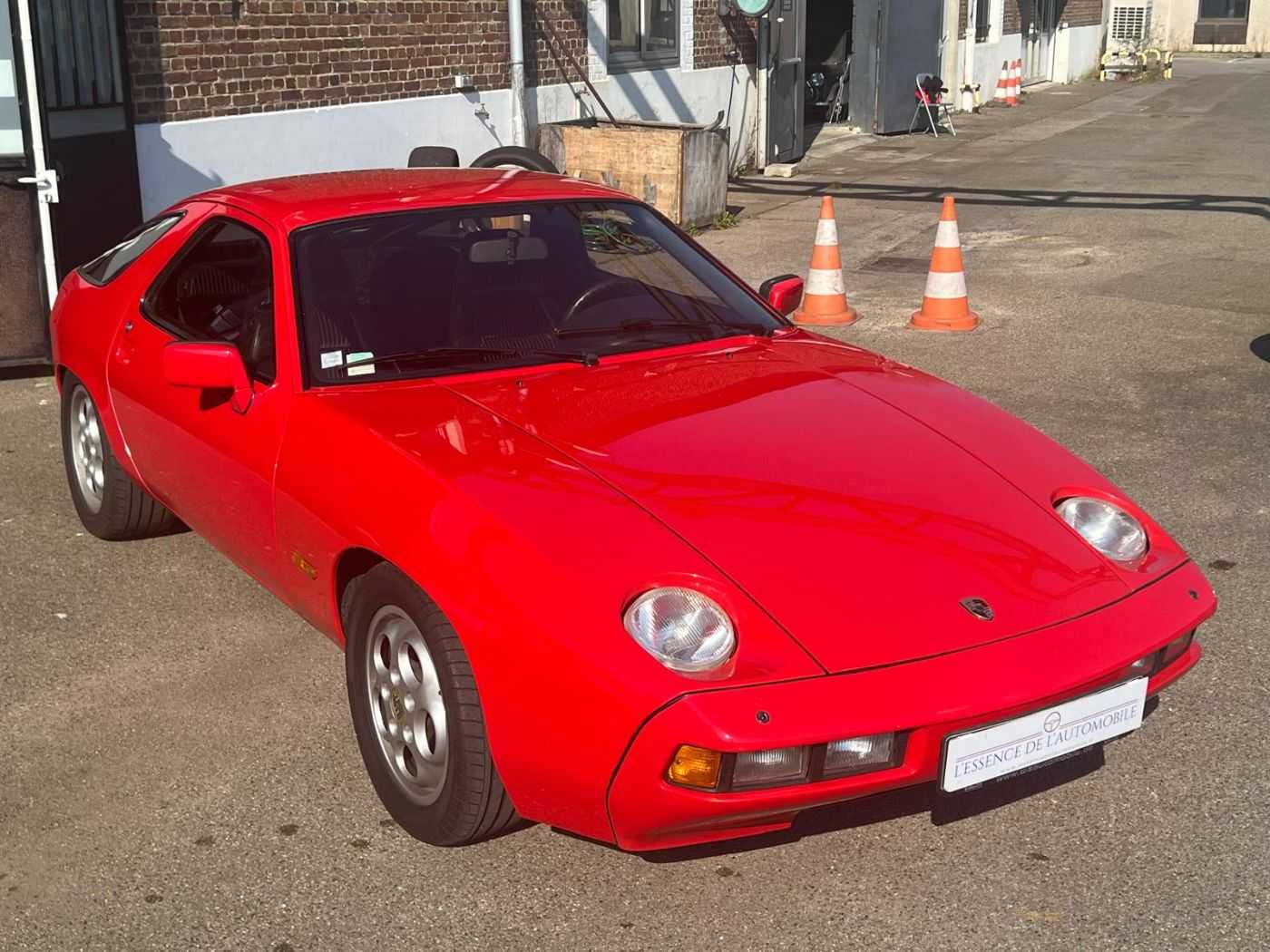 Porsche 928