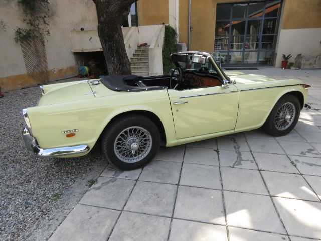 Triumph TR250