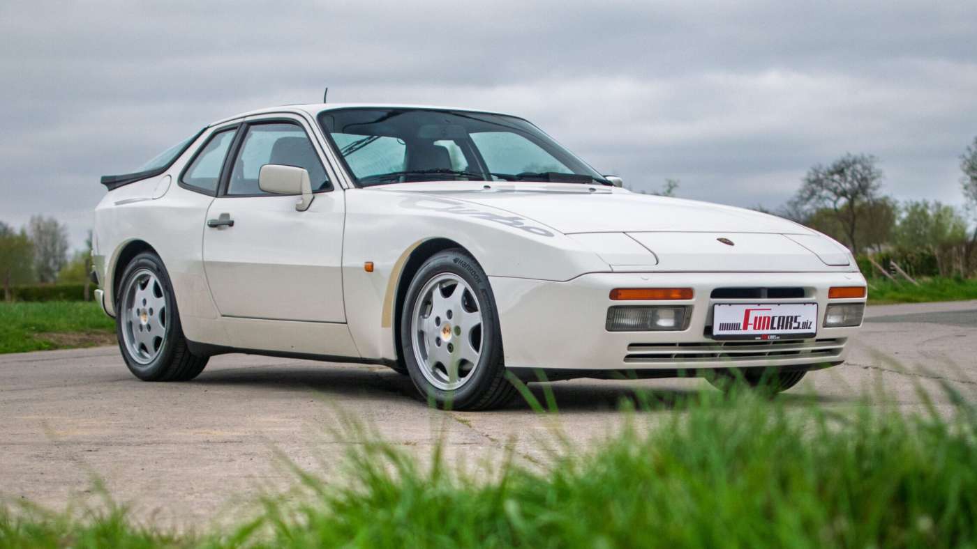 Porsche 944