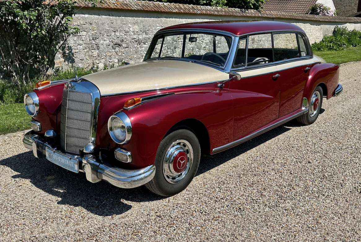 Mercedes-Benz 300