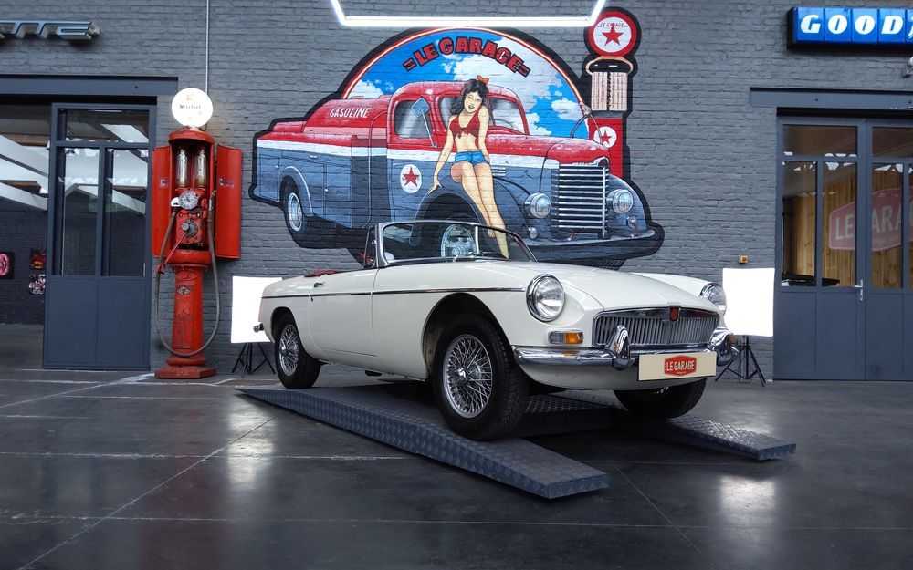 MG B