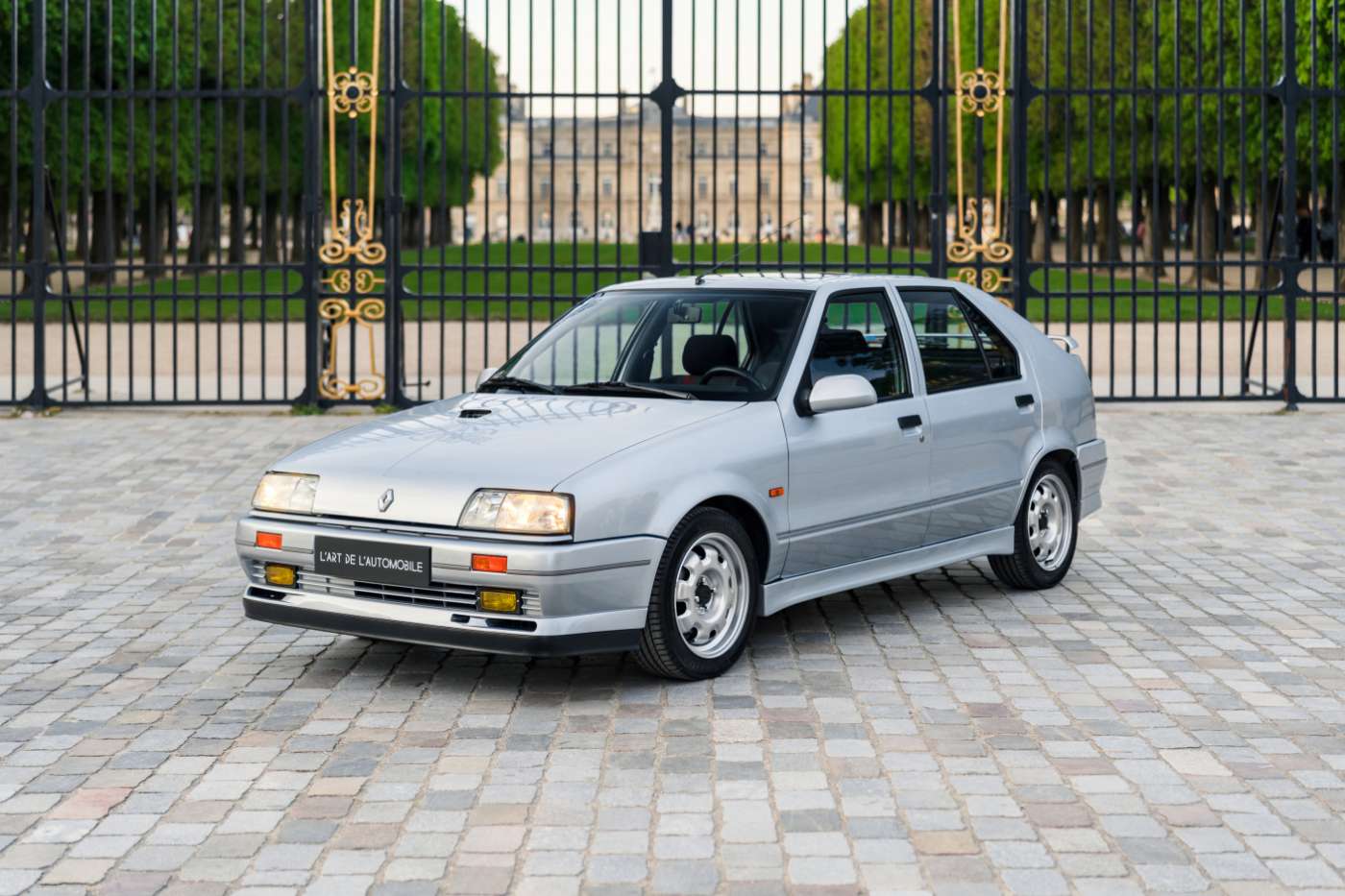 Renault 19