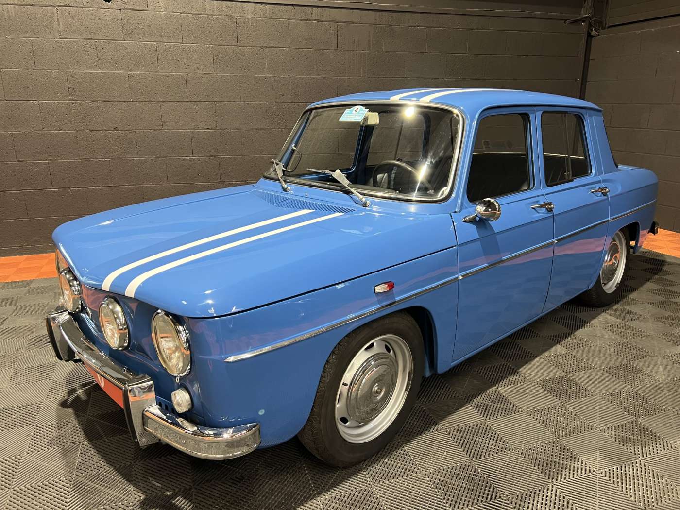 Renault R8