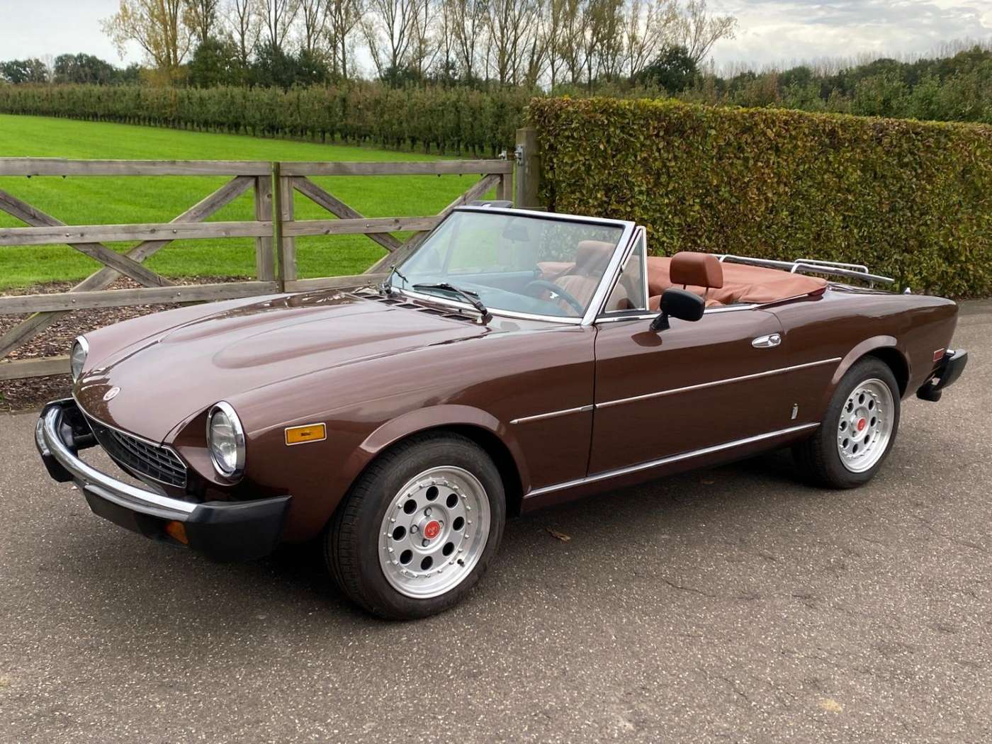Fiat 124 Spider