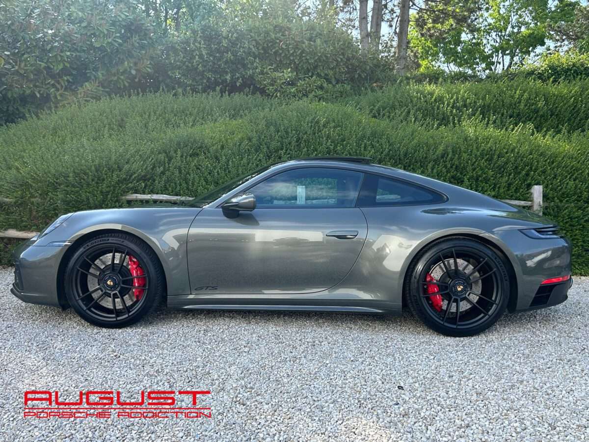 Porsche 992