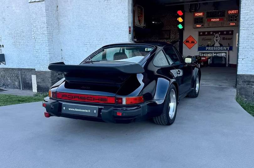 Porsche 930