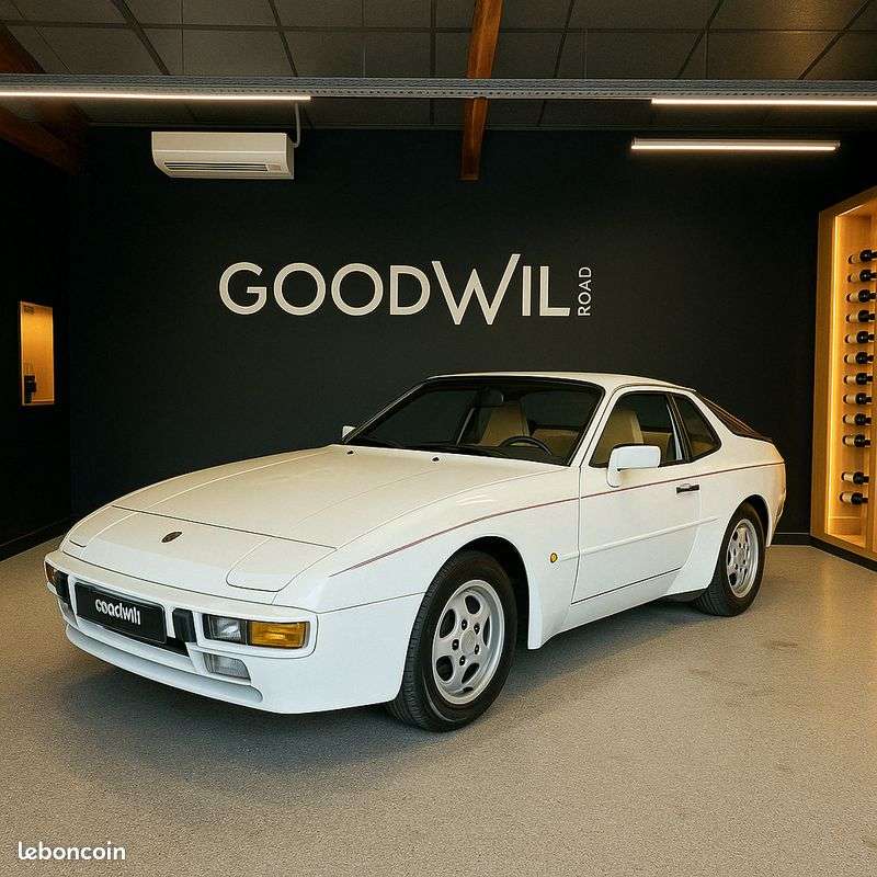 Porsche 944