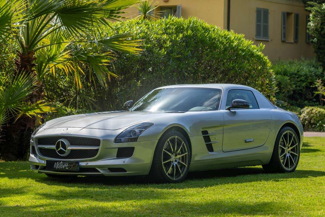 Mercedes-Benz SLS