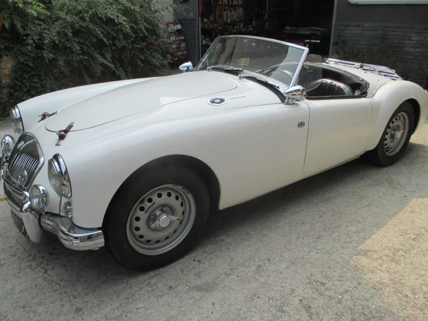 MG A