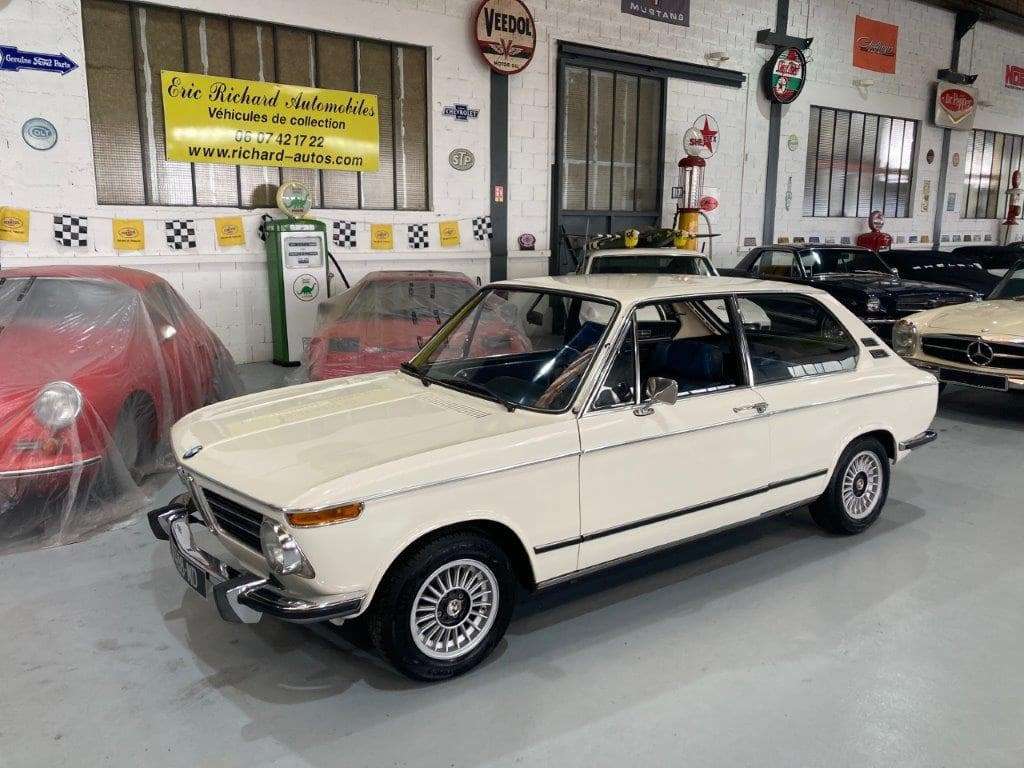 BMW 2000