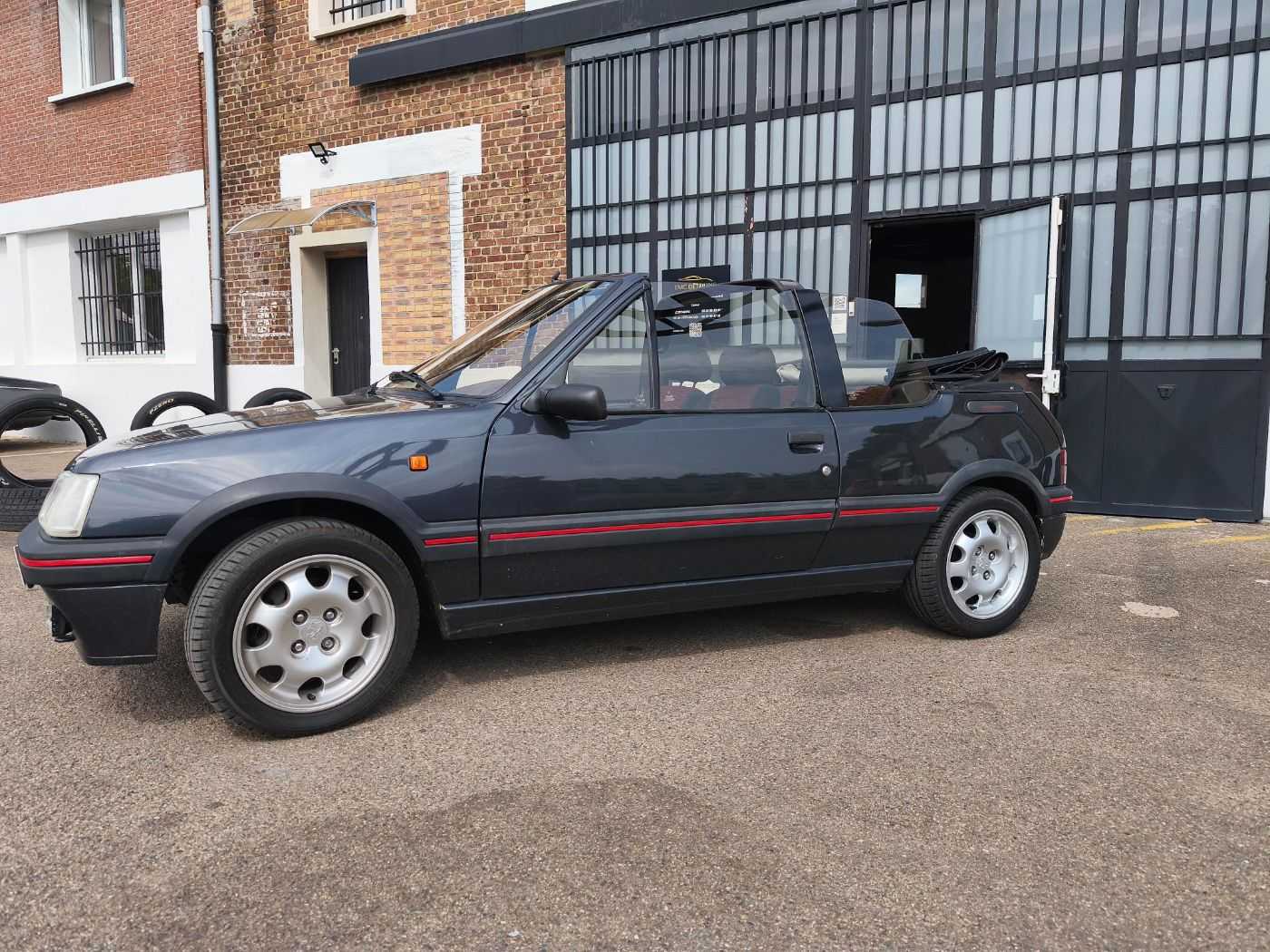 Peugeot 205