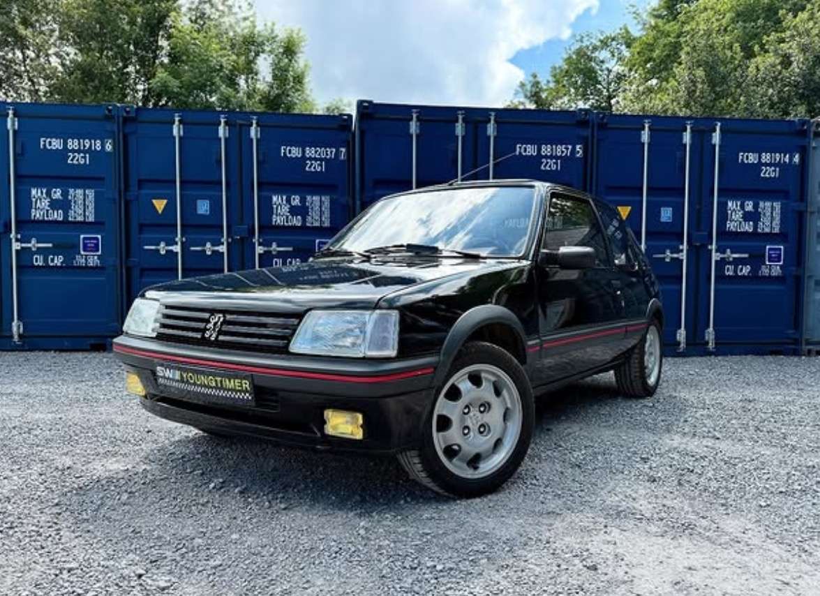 Peugeot 205