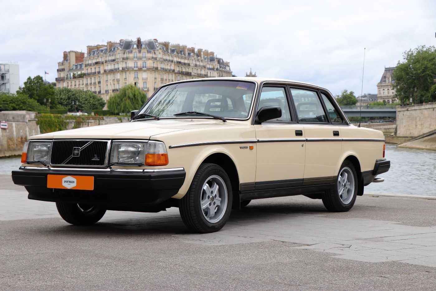 Volvo 240