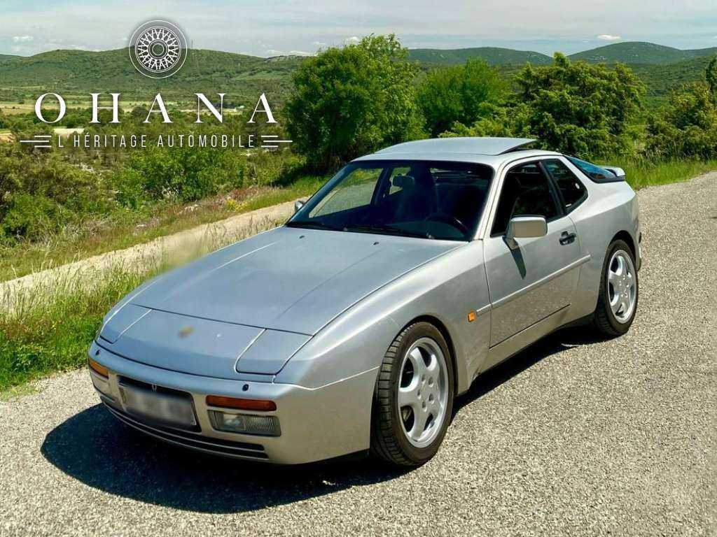 Porsche 944