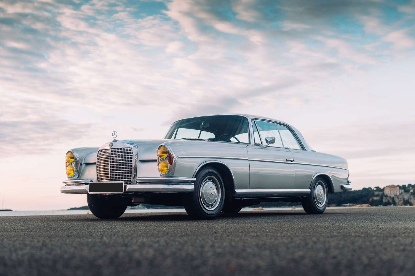 Mercedes-Benz SE