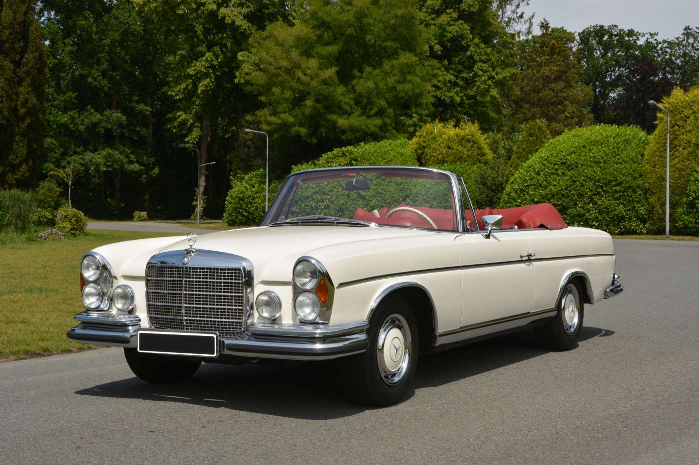 Mercedes-Benz SE