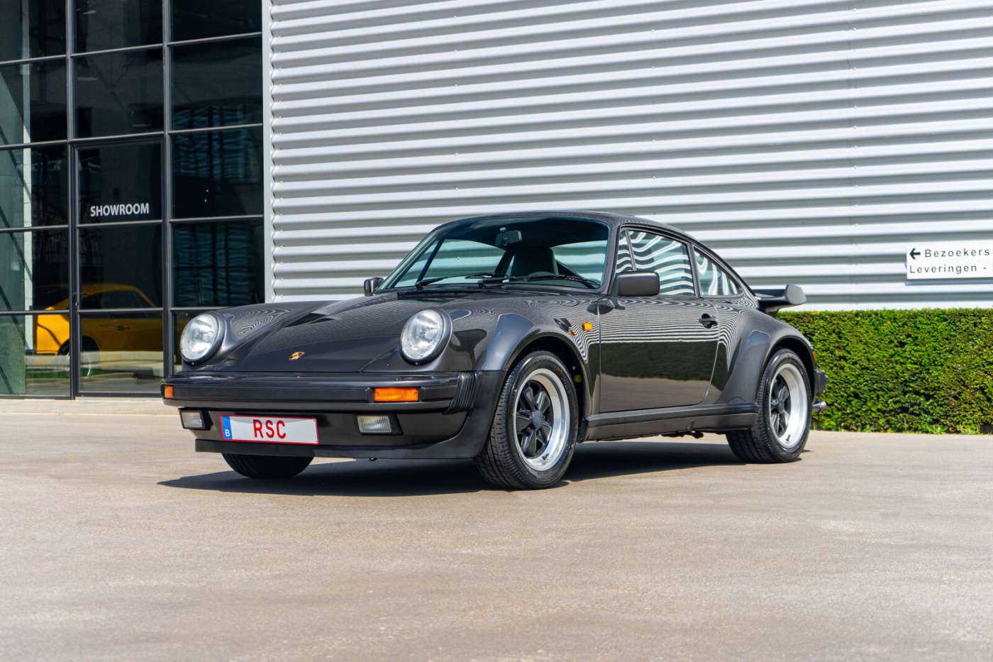 Porsche 930