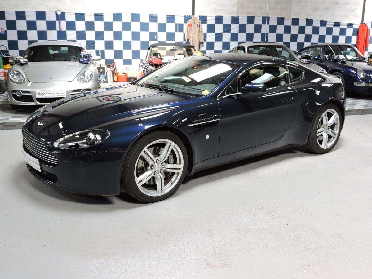 Aston Martin V8