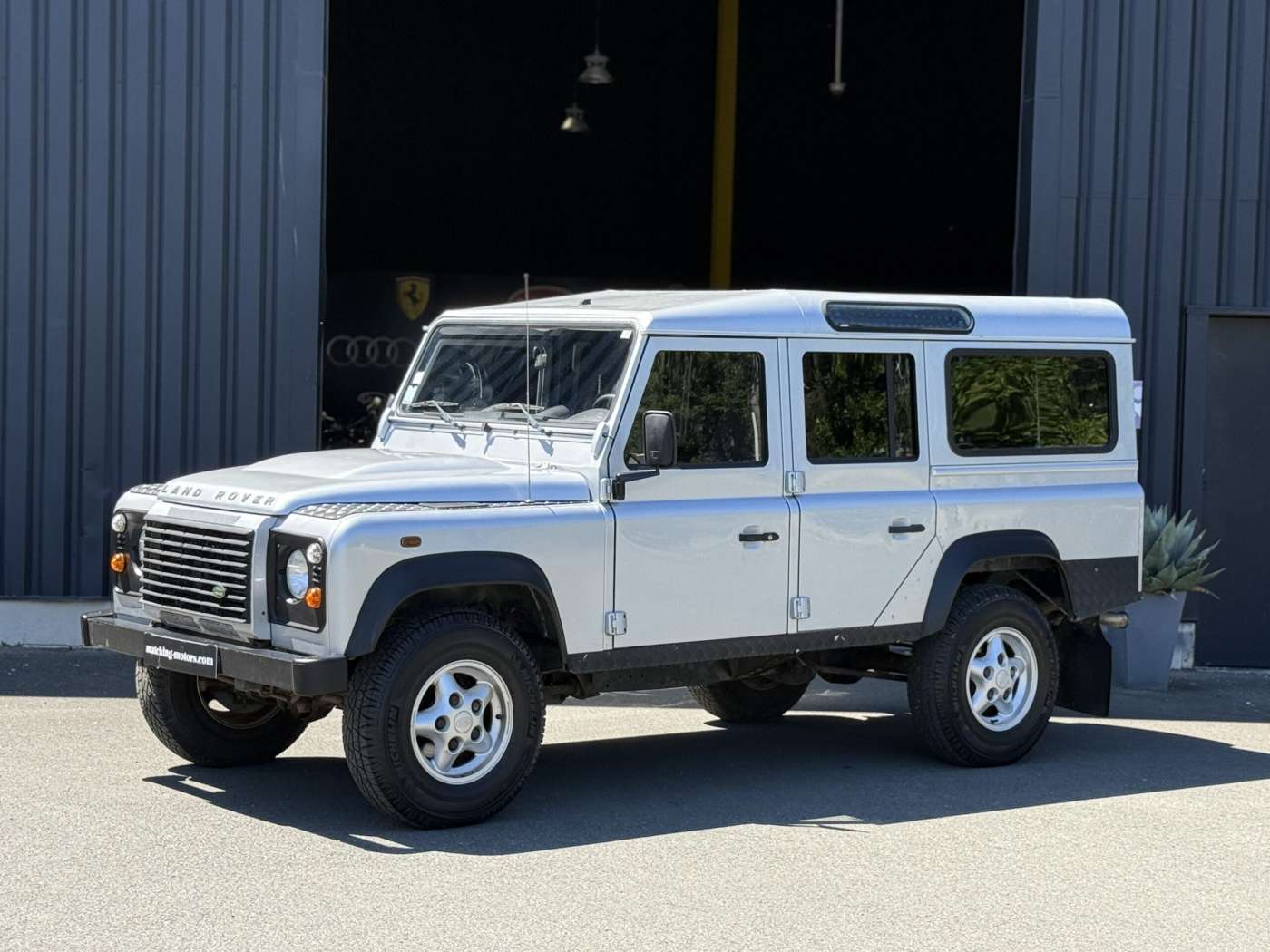 LandRover Defender