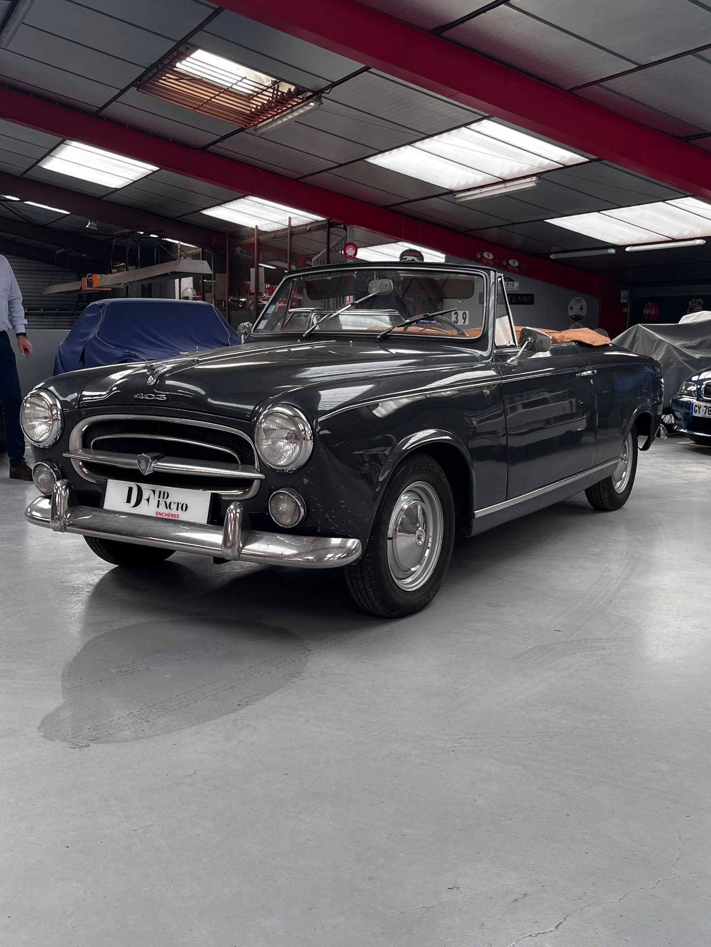 Peugeot 403