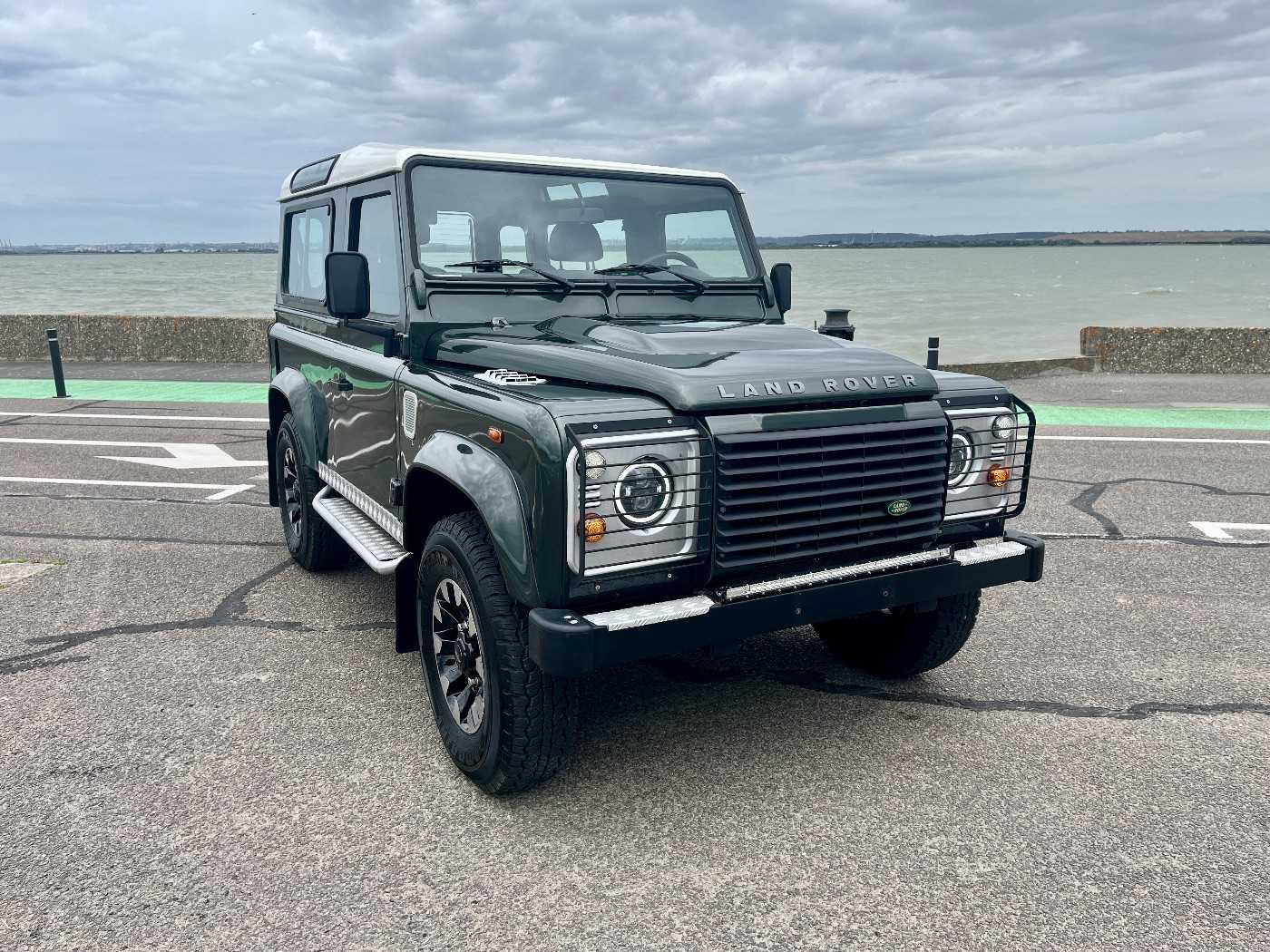 LandRover Defender