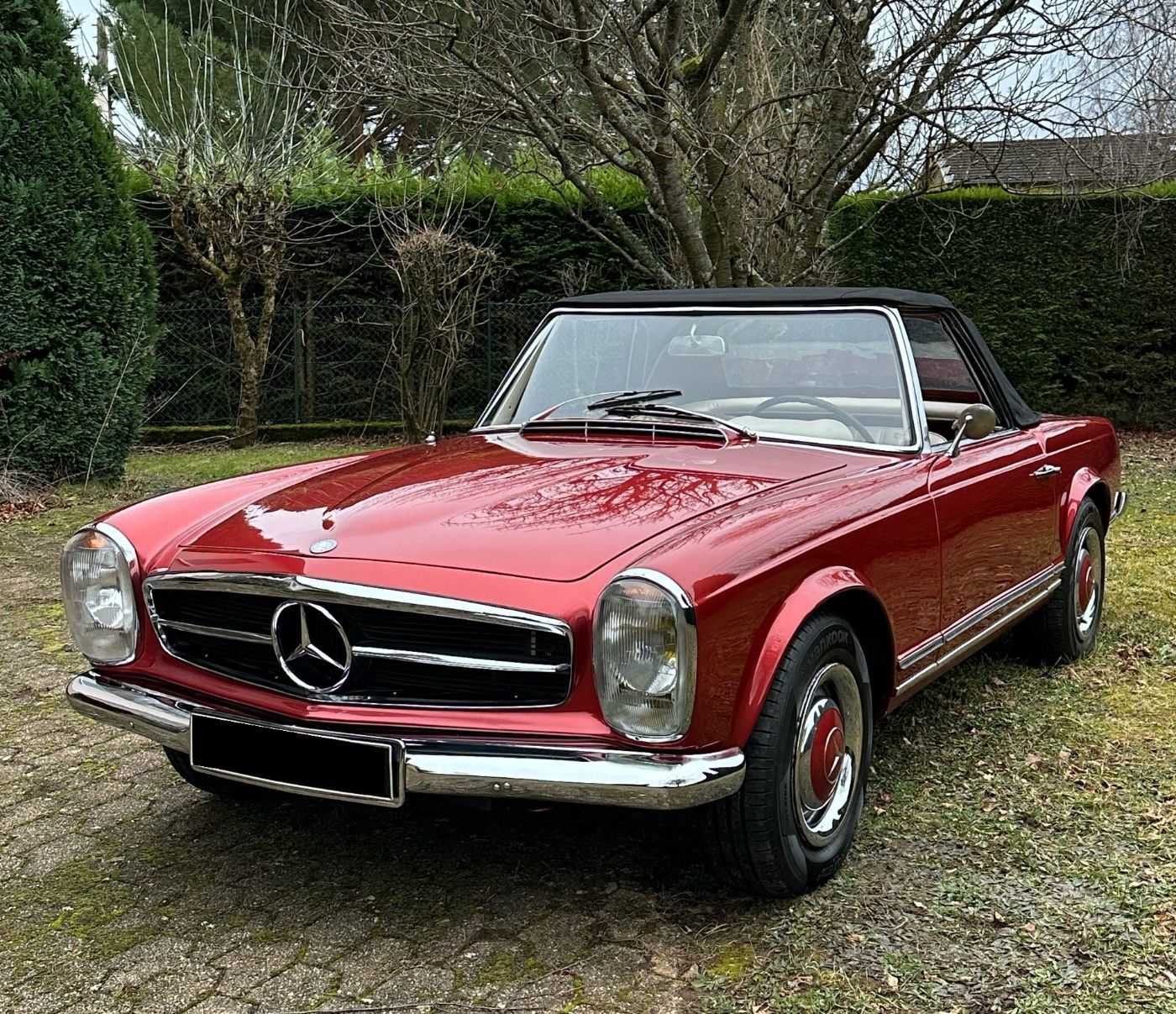 Mercedes-Benz 230