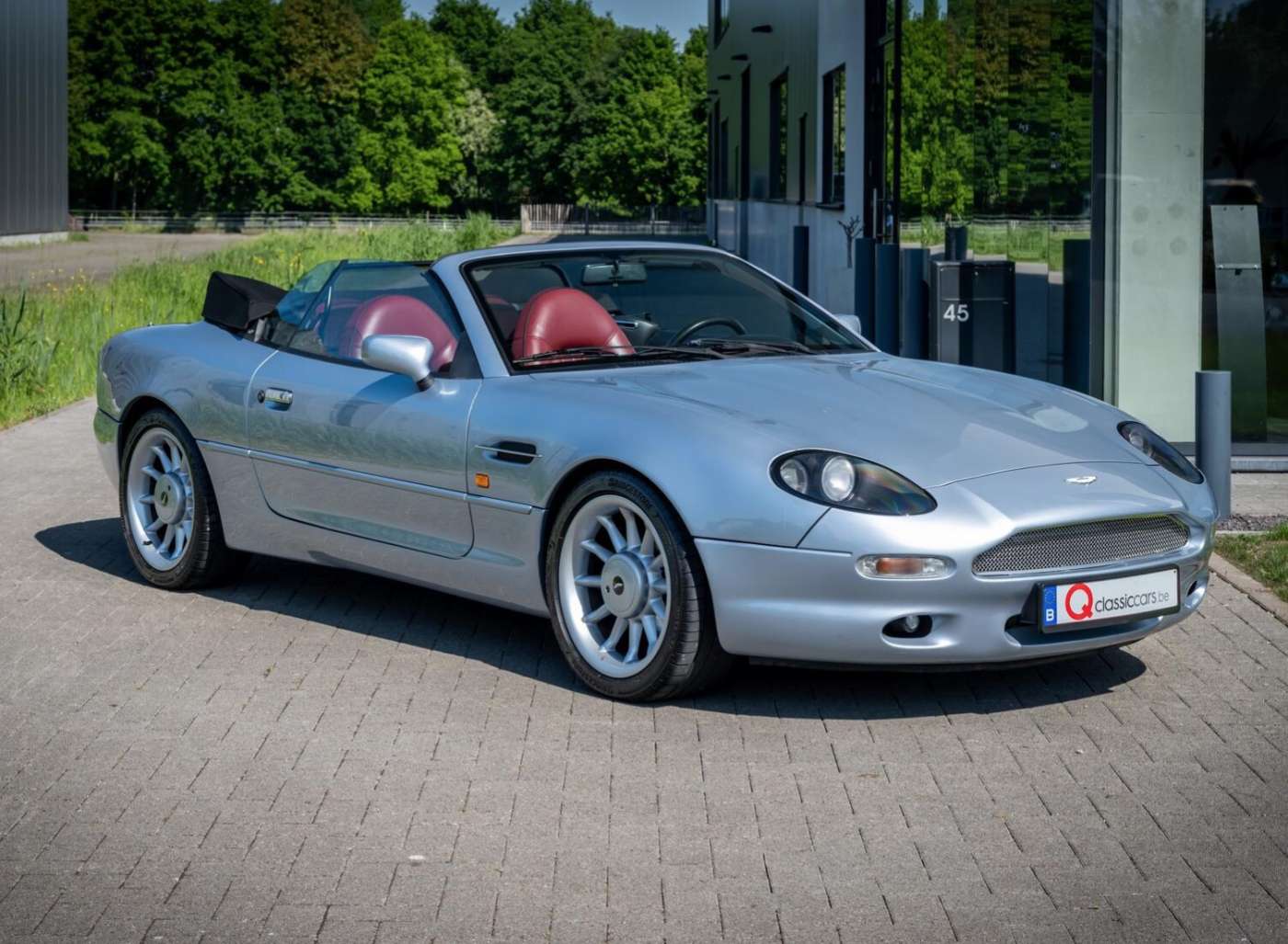 Aston Martin DB