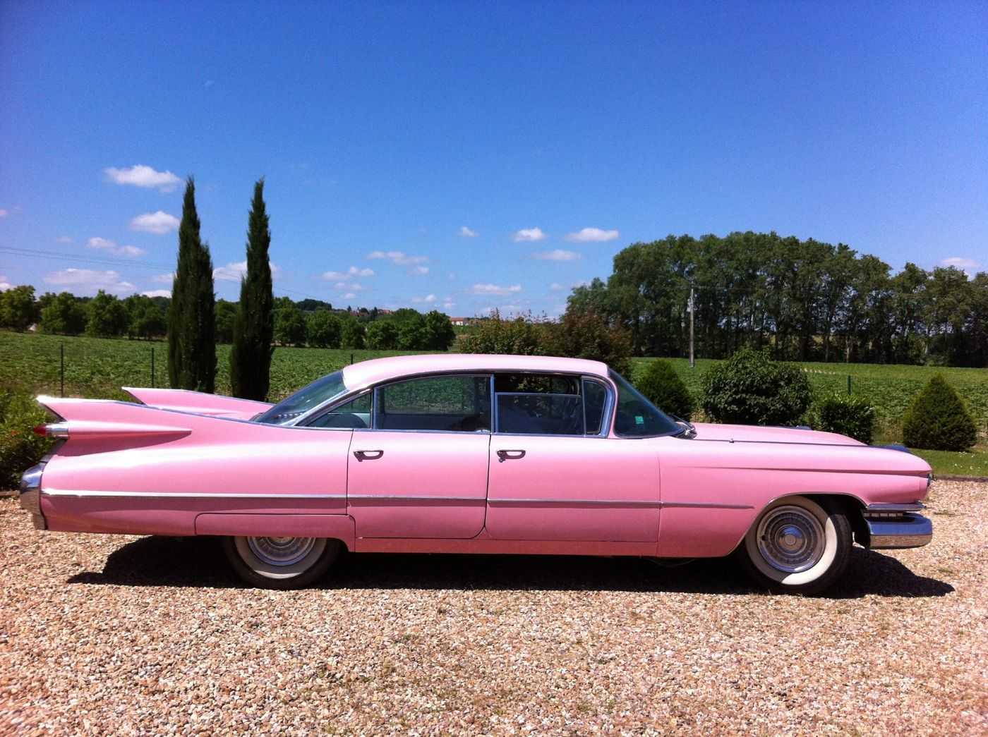 Cadillac Sedan de ville