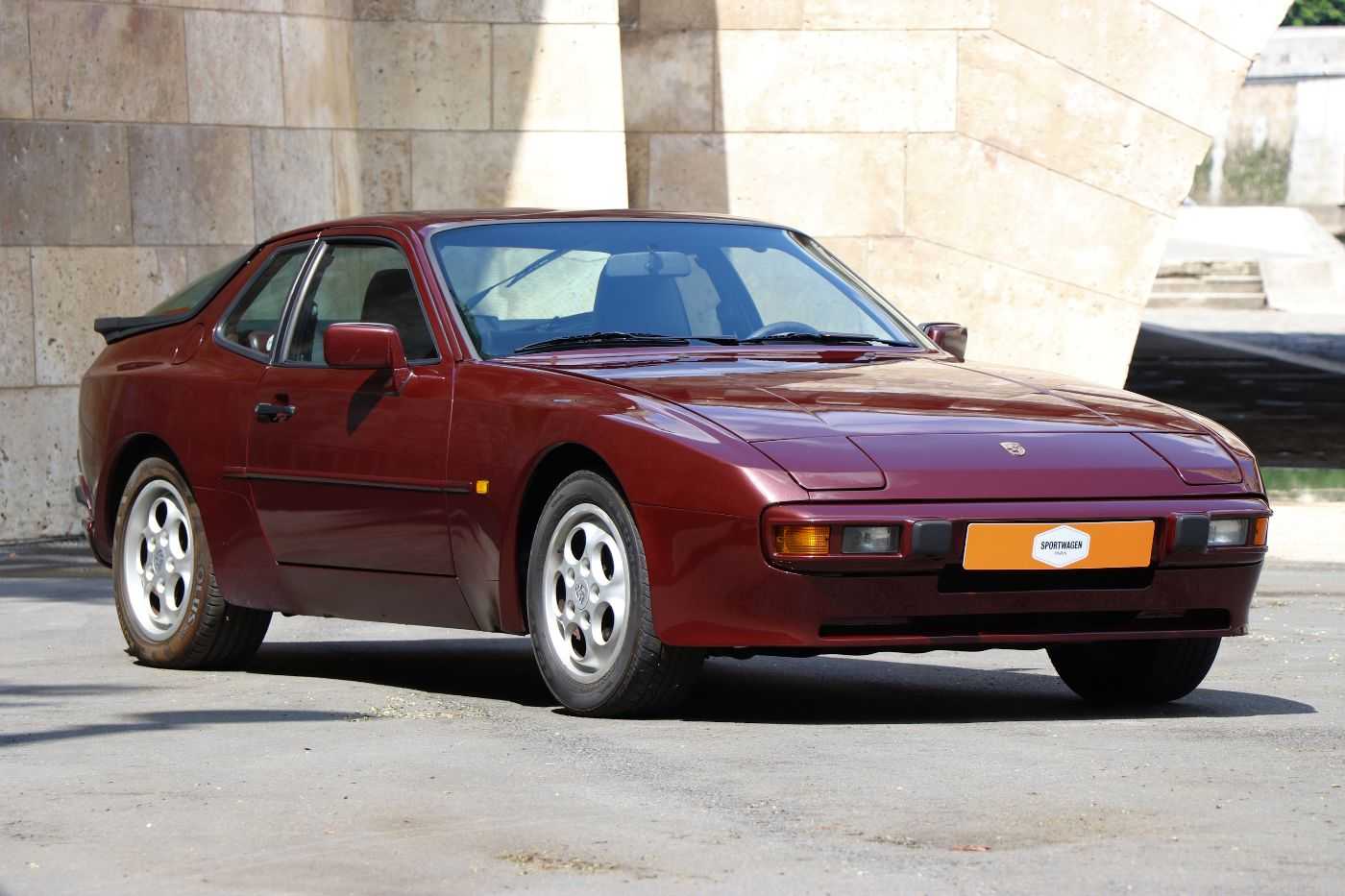 Porsche 944