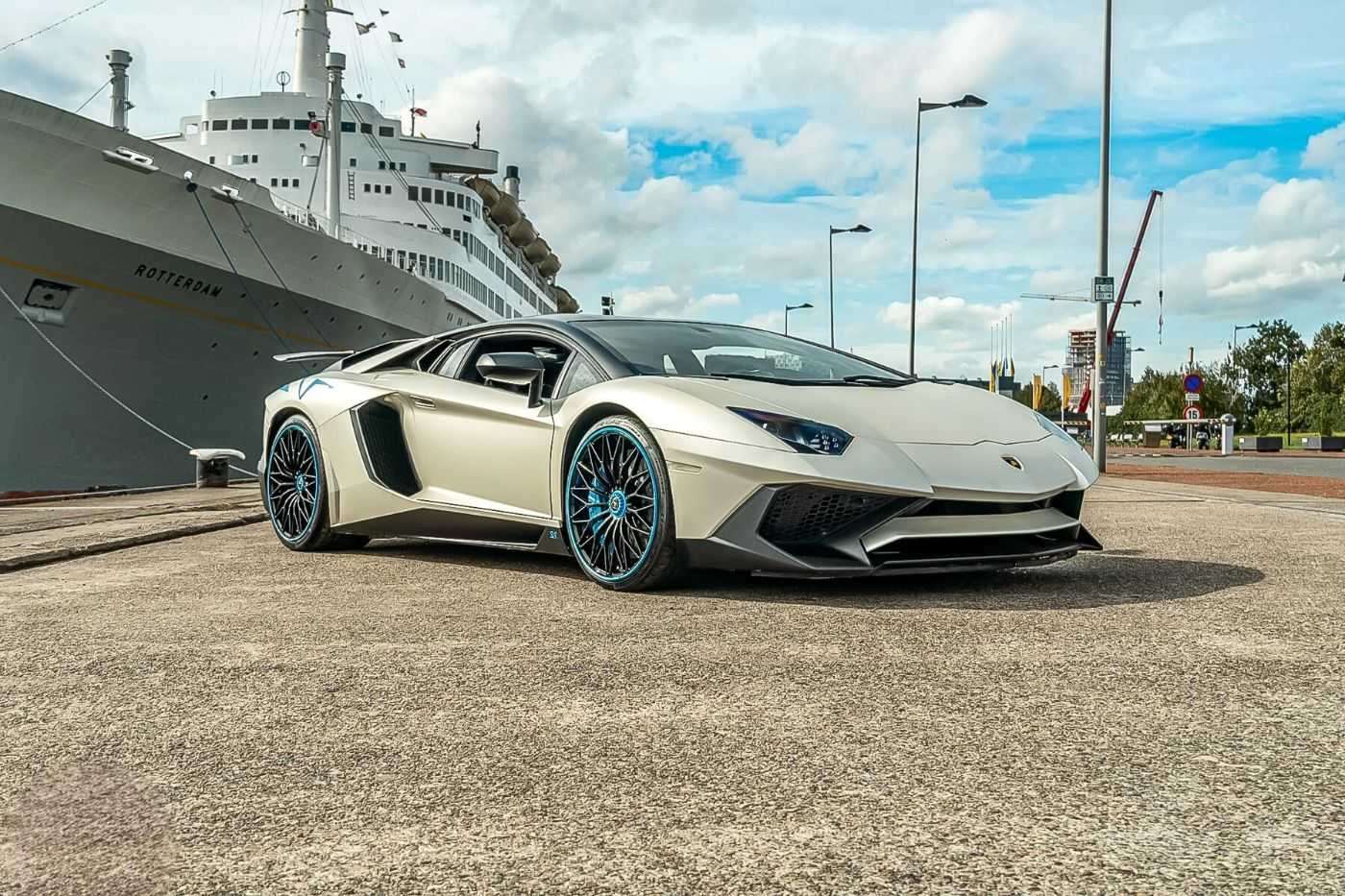 Lamborghini Aventador
