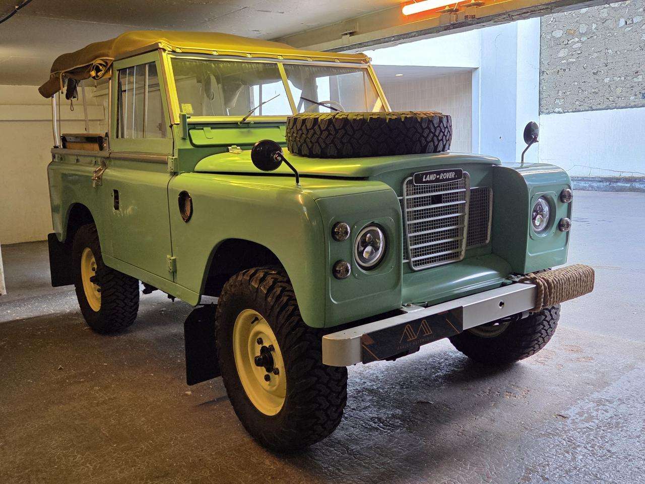 LandRover 88