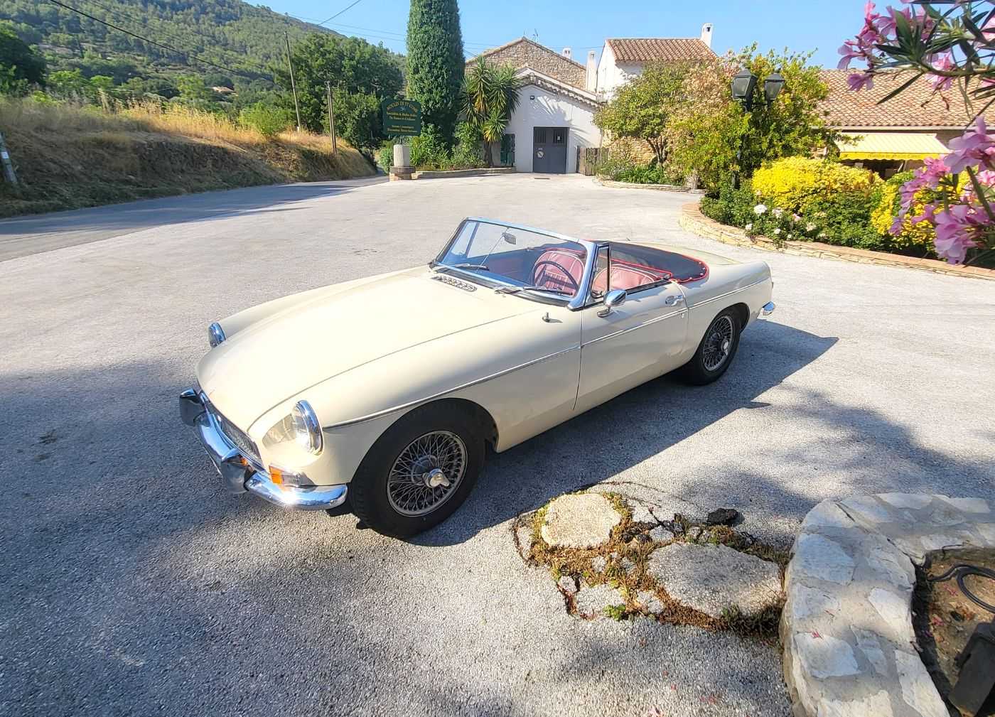 MG B