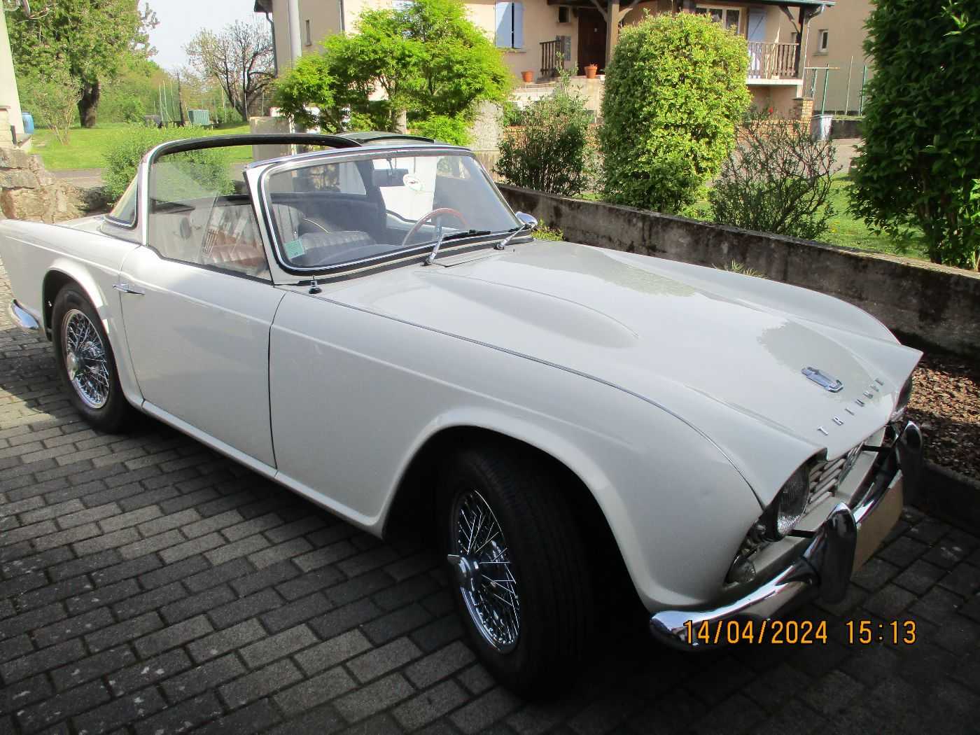 Triumph TR4