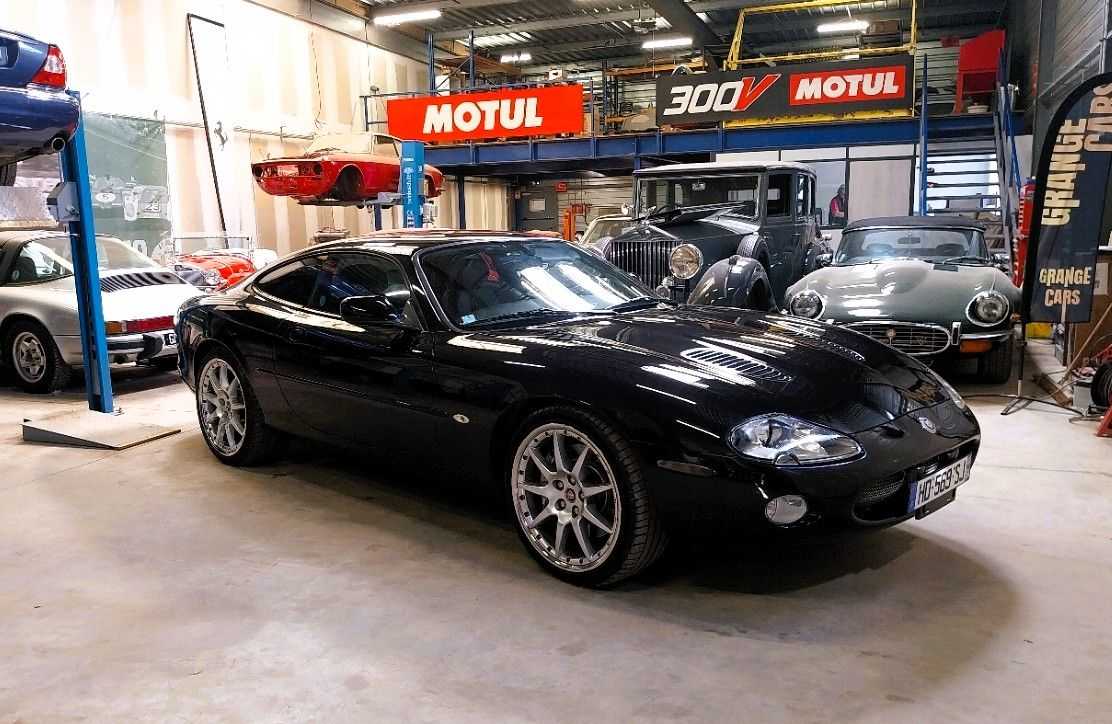 Jaguar XKR