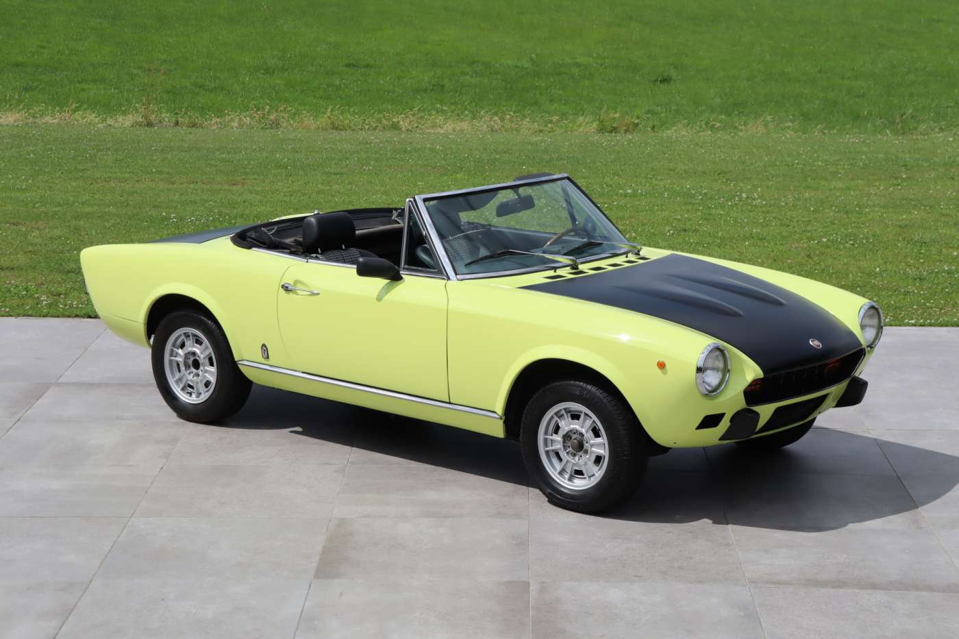Fiat 124 Spider