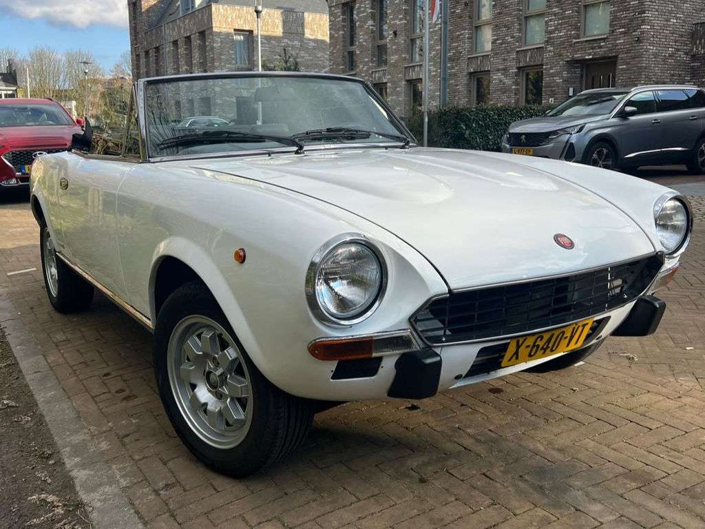 Fiat 124 Spider