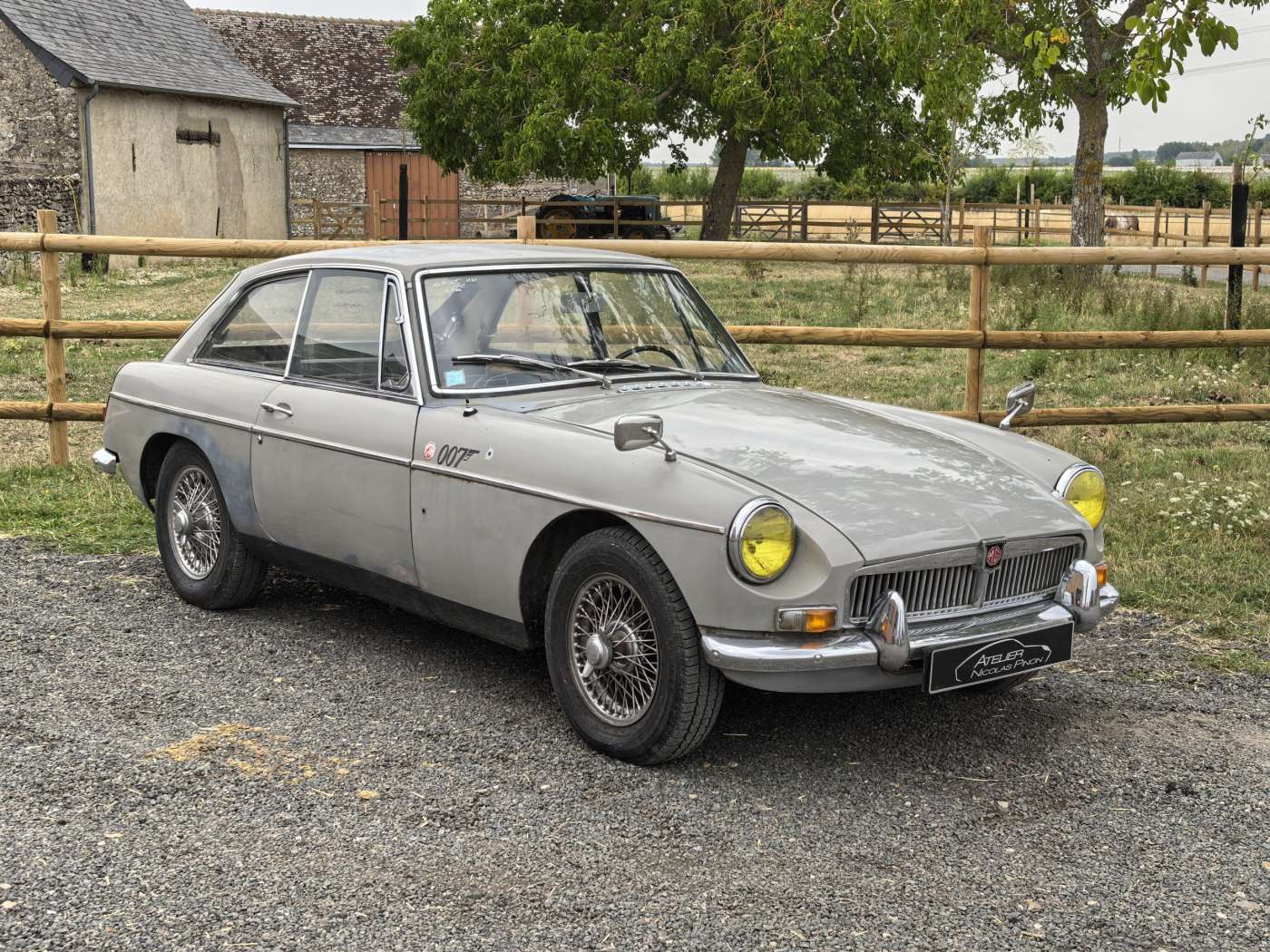 MG B GT