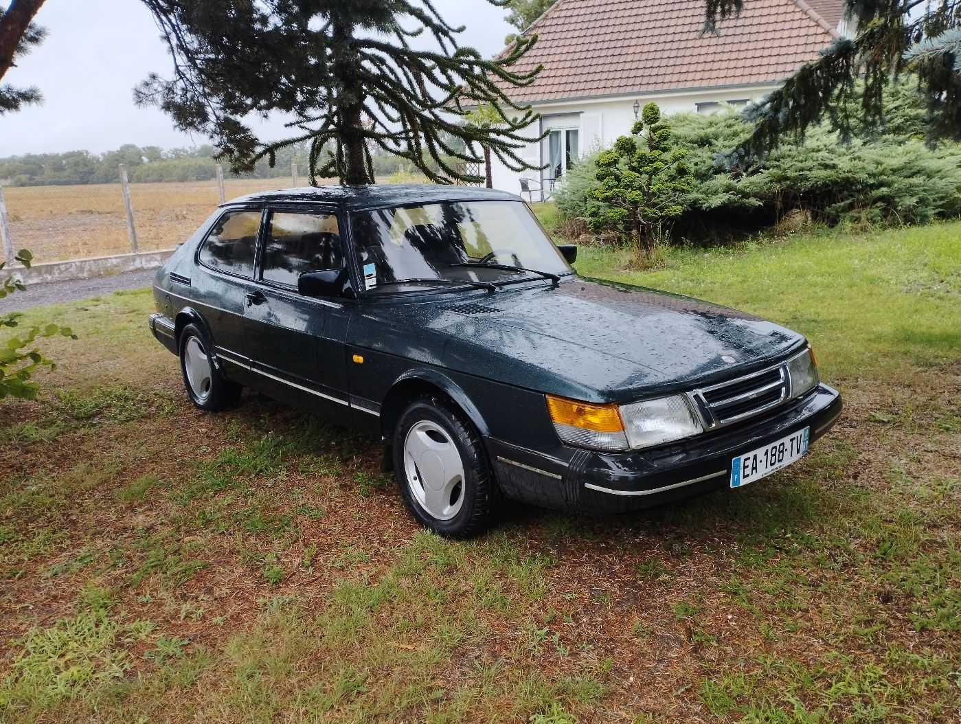 Saab 900
