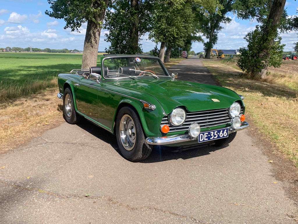 Triumph TR250