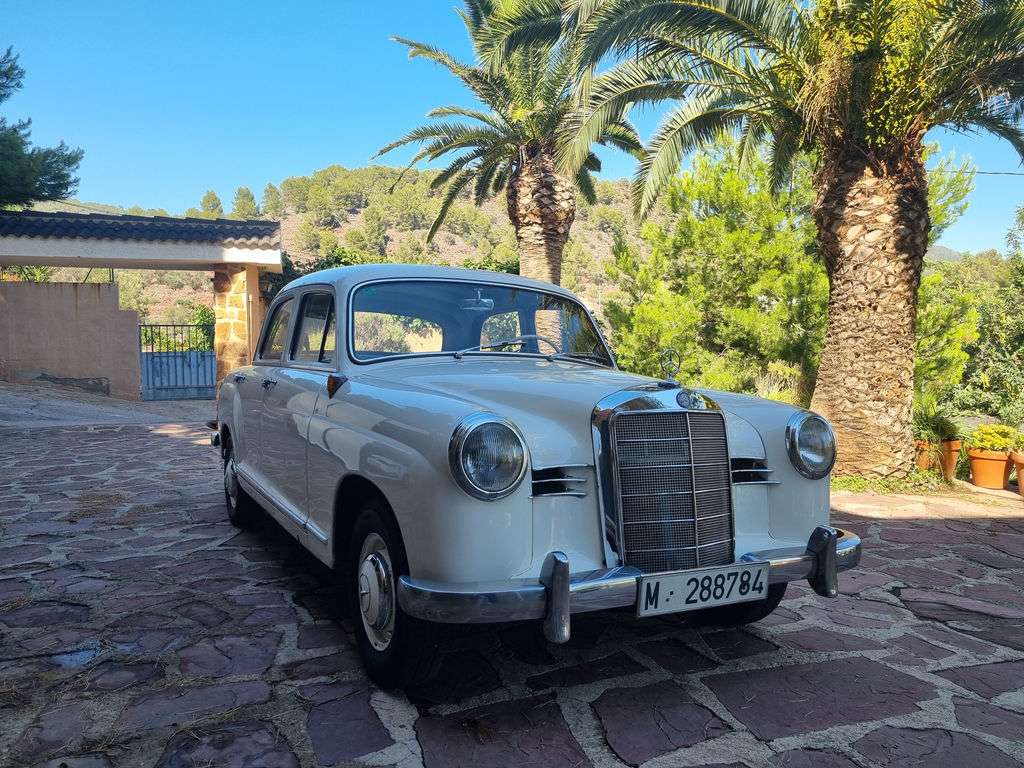 Mercedes-Benz Ponton
