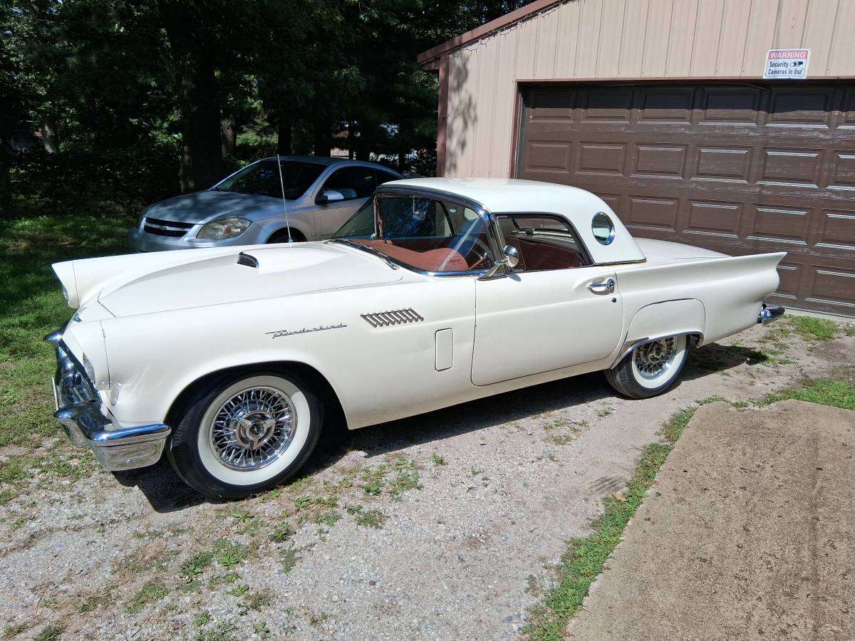 Ford Thunderbird