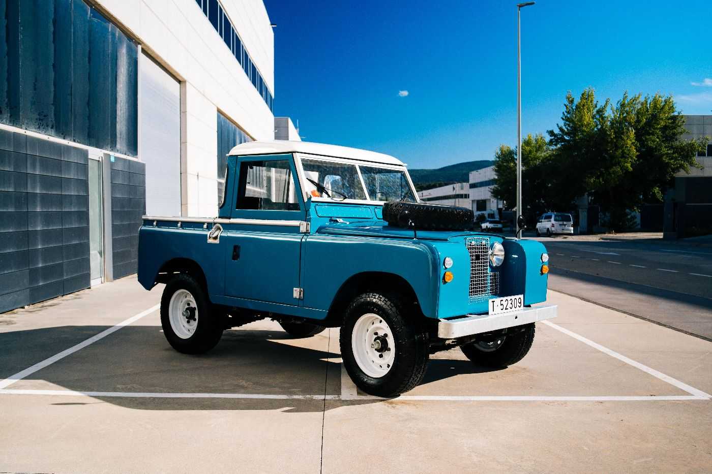 LandRover 88