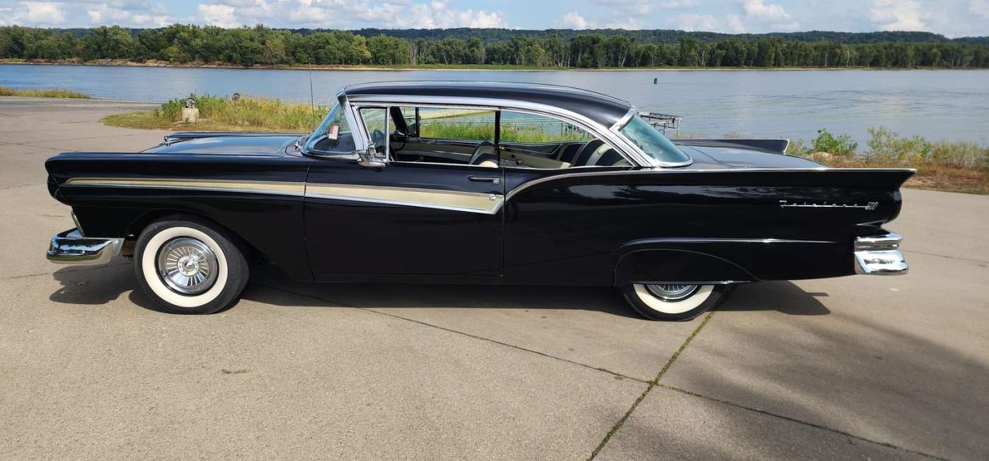 Ford Fairlane