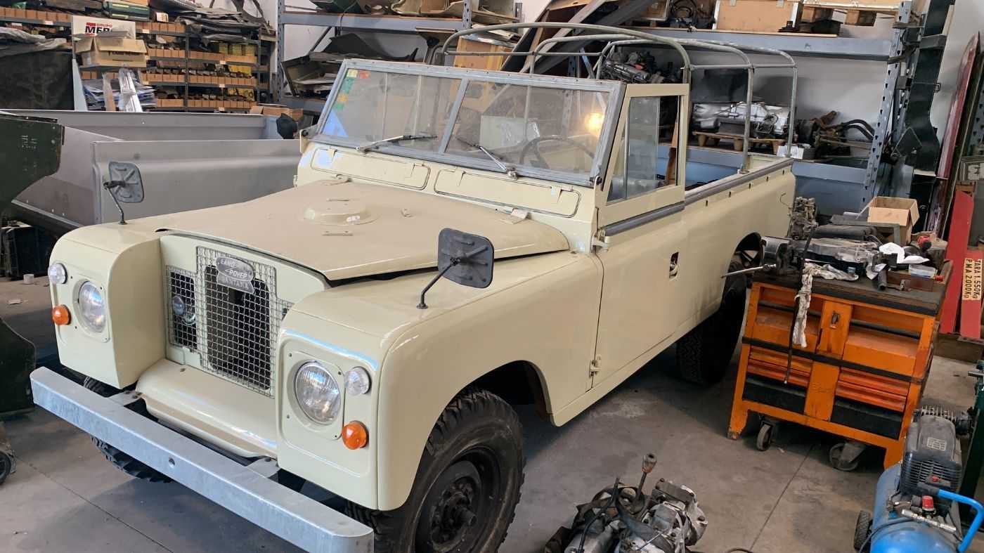 LandRover 109