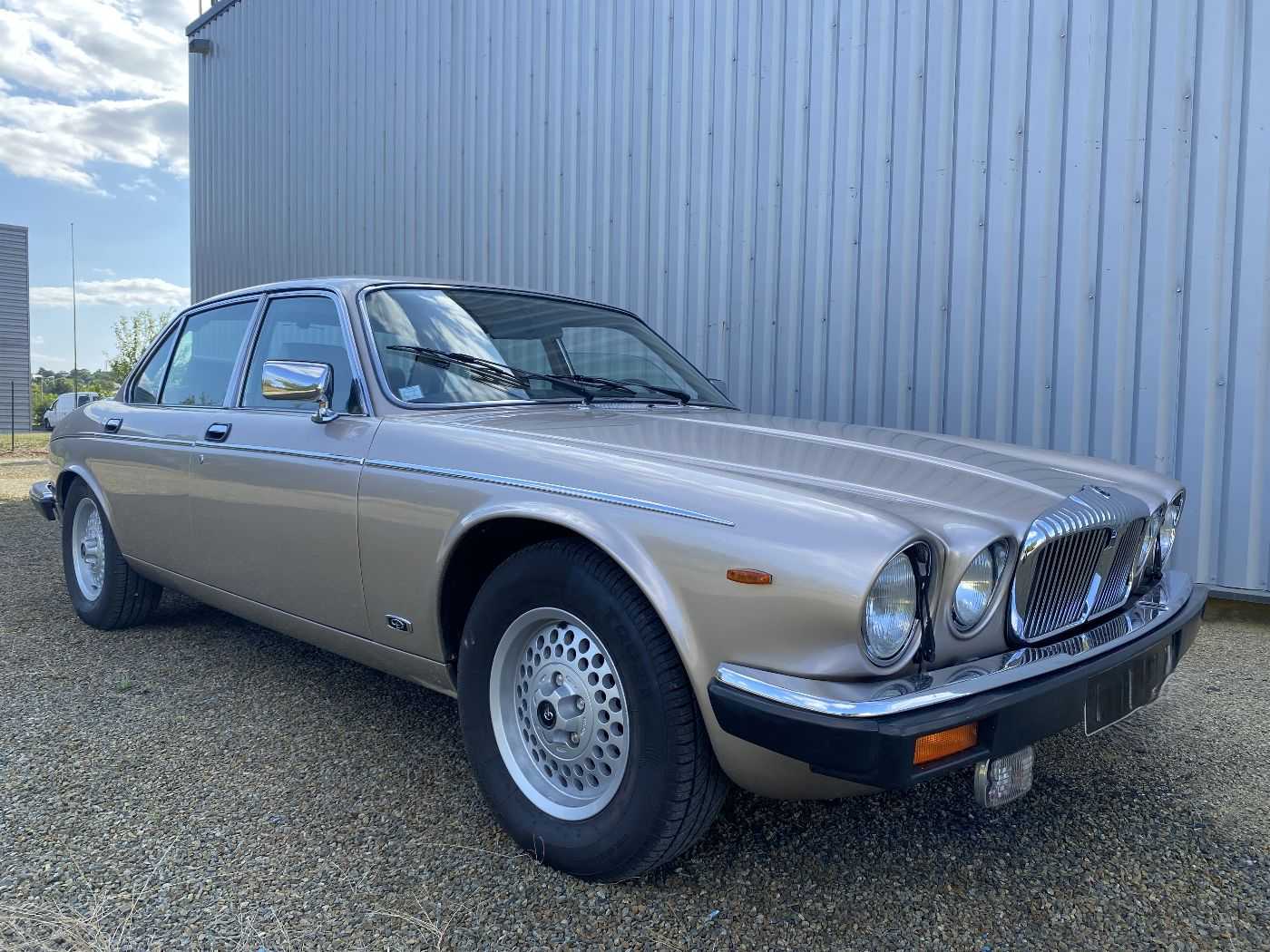 Daimler Double Six